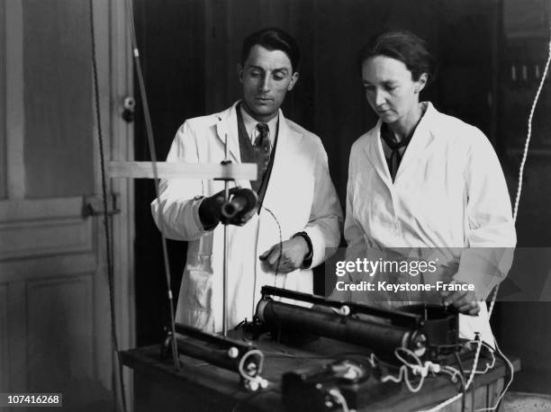 Radium Institute, Joliot Curie And Her Wife Irene Curie In Their Lab In Paris On December 1932