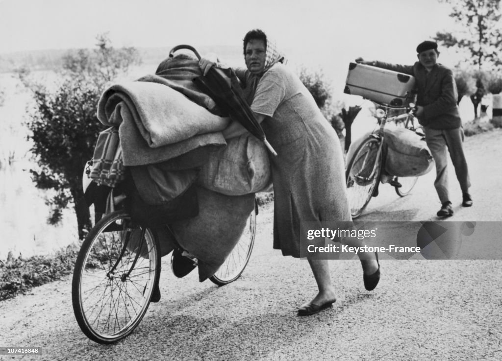 Flood In The Po Delta. Refugees Evacuation In Italy On 21Th Of June 1957.