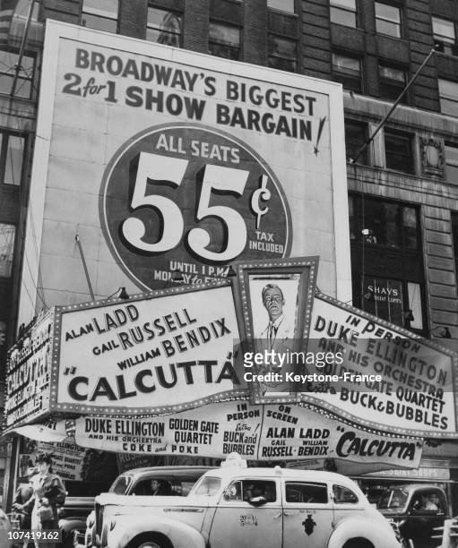 Paramount Theater In Broadway In New York-Usa On 1947