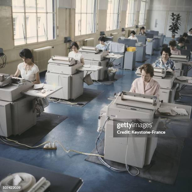 Old Windows Computer Lab Vintage Computer Lab Photos and Premium High Res Pictures - Getty Images