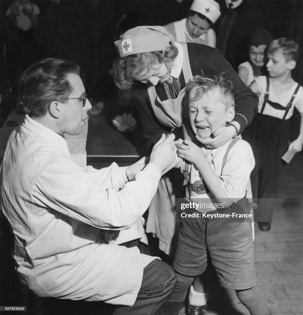 Vaccination To Prevent The Spreed Of Diphteria And Scarlet Fever In Frankfurt In Germany