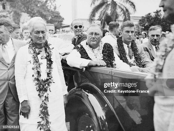 Welcoming Of The President Franklin Roosevelt And His Son At Honolulu In Hawaii On August 1934 Welcoming Of The President Franklin Roosevelt And His Son At Honolulu In Hawaii On August 1934
