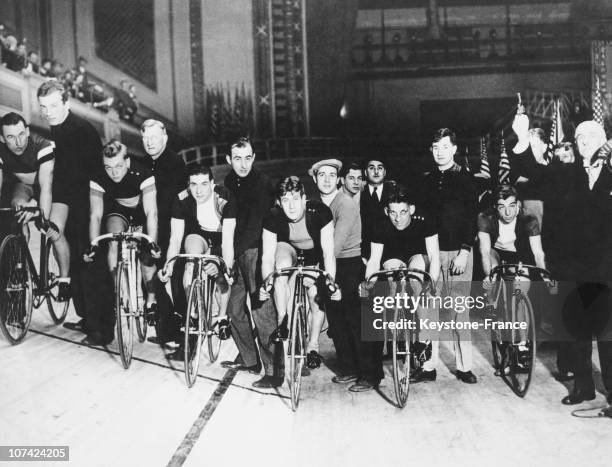 Six Days Bicycle Race, Starting Gun At Philadelphia In Usa On December 12Nd 1932