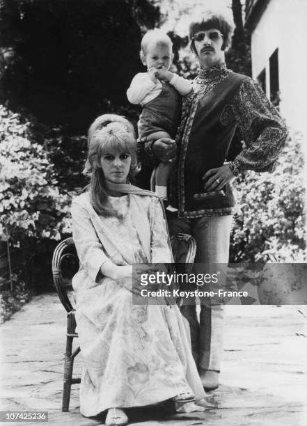 Ringo Starr With His Pregnant Wife Maureen Starkey And His Child Zak Starkey In England On August 16Th 1967
