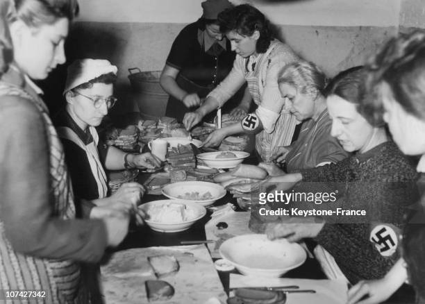 Organisation Of Volunteers Preparing Meal In Germany On November 27Th 1943