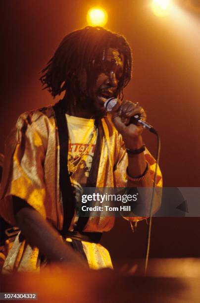 Reggae singer-guitarist Peter Tosh performs at Alex Cooley's Capri Ballroom on February 21, 1979 in Atlanta, Georgia.