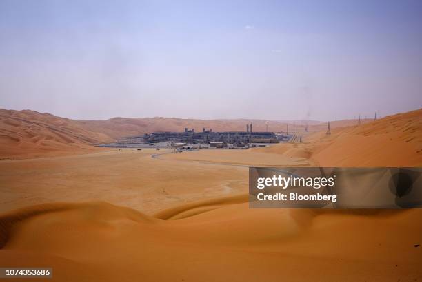 Bloomberg Best of the Year 2018: The Natural Gas Liquids facility stands among desert dunes in Saudi Aramco's Shaybah oilfield in the Rub' Al-Khali...