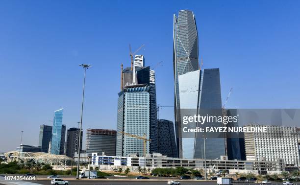 Snk Building Riyadh Riyadh Skyscraper Photos and Premium High Res Pictures - Getty Images