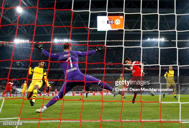 Takashi Usami of Fortuna Duesseldorf misses a chance during the Bundesliga match between Fortuna Duesseldorf and Borussia Dortmund at Esprit-Arena on...