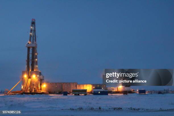 Nov Russian Rig 40 Urengoy Gas Field Stock Photos, High-Res Pictures, and Images ...