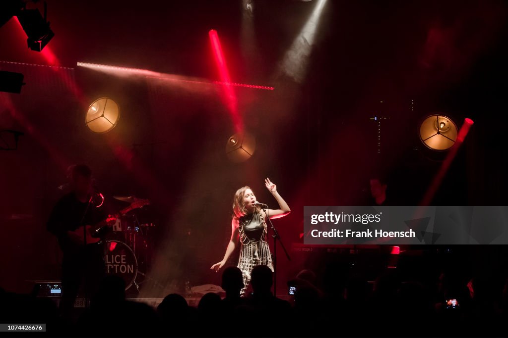 Alice Merton Performs In Berlin