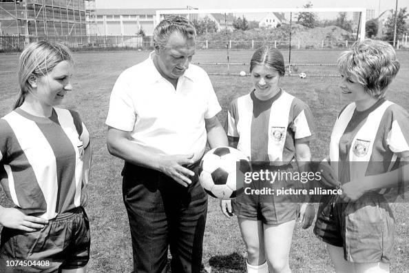 Women's Soccer - Girls at FC Bayern Women's Soccer - Girls at FC Bayern