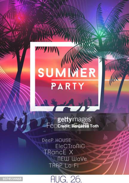 ilustraciones, imágenes clip art, dibujos animados e iconos de stock de cartel de fiesta de noche de verano con diseño de multitud - club dj