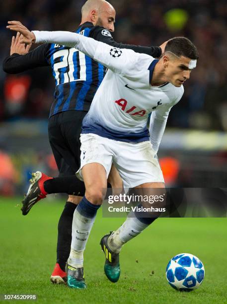 Érik Lamela of Tottenham Hotspur and Borja Valero of FC Internazionale during the Group B match of the UEFA Champions League between Tottenham...