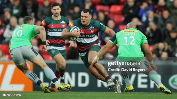 Ellis Genge of Leicester Tigers takes on James Lang and Paul Lasike during the Gallagher Premiership Rugby match between Leicester Tigers and...