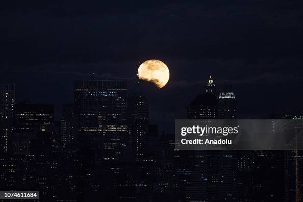 Full moon in New York Full moon in New York