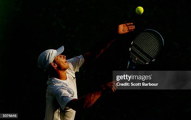 Andy Roderick Serving 2,706 Andy Roddick Serve Stock Photos, High-Res Pictures, and Images ...
