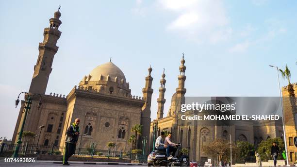 El Rifai Mosque 18 El Rifai Mosque Stock Photos, High-Res Pictures, and Images - Getty ...