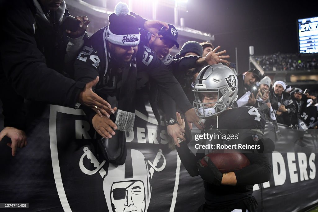 Denver Broncos v Oakland Raiders