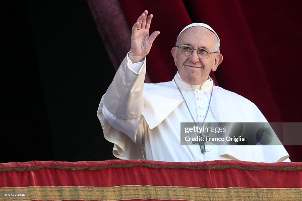 Pope Francis Delivers His Christmas Urbi Et Orbi Blessing