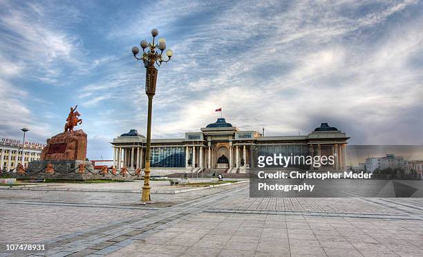 mongolian parliament in ulaanbaatar - ulaanbaatar stockfoto's en -beelden