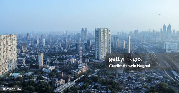 mumbai skyline - mumbai stock-fotos und bilder