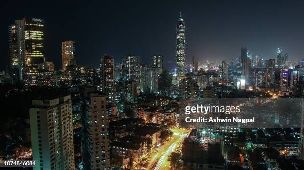 mumbai skyline - antilia and imperial towers - mumbai skyline stock-fotos und bilder