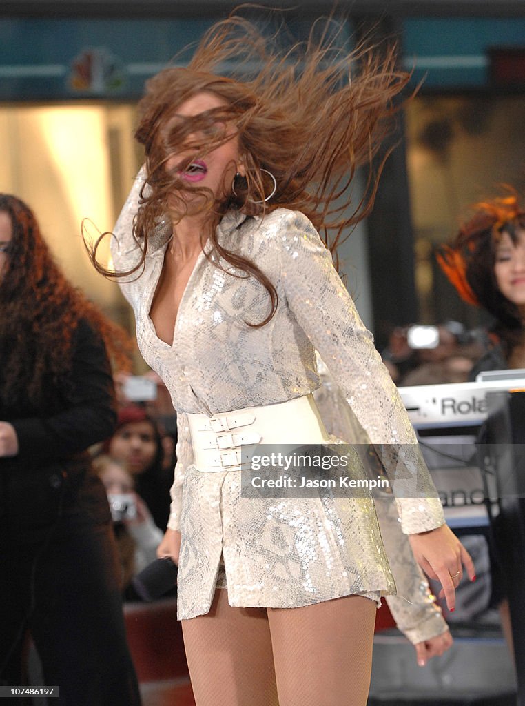 Beyonce Performs on NBC's "The Today Show" - April 2, 2007