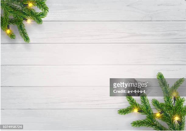 weihnachten hintergrund mit tanne - lichterkette dekoration stock-grafiken, -clipart, -cartoons und -symbole