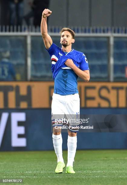 Gaston Ramirez of Sampdoria celebrates after scoring the second goal of his team during the Serie A match between UC Sampdoria and Chievo Verona at...