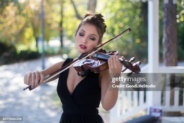 geiger - geigerin stock-fotos und bilder