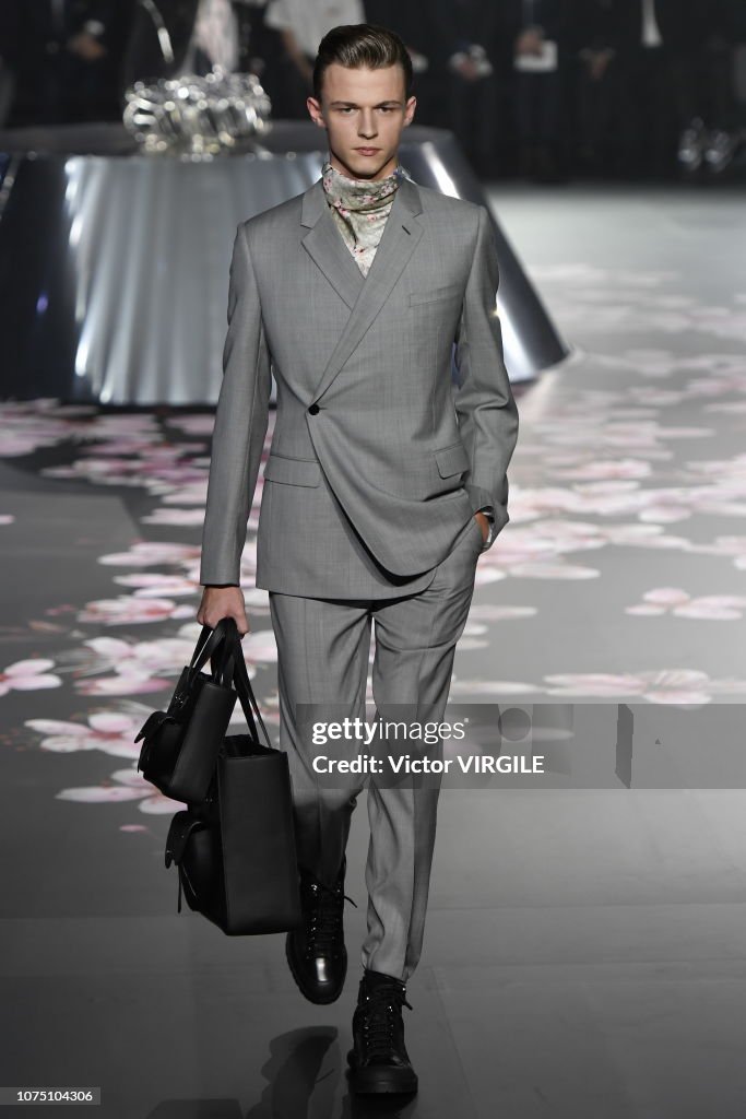 Dior Pre-Fall 2019 Men's Collection - Runway