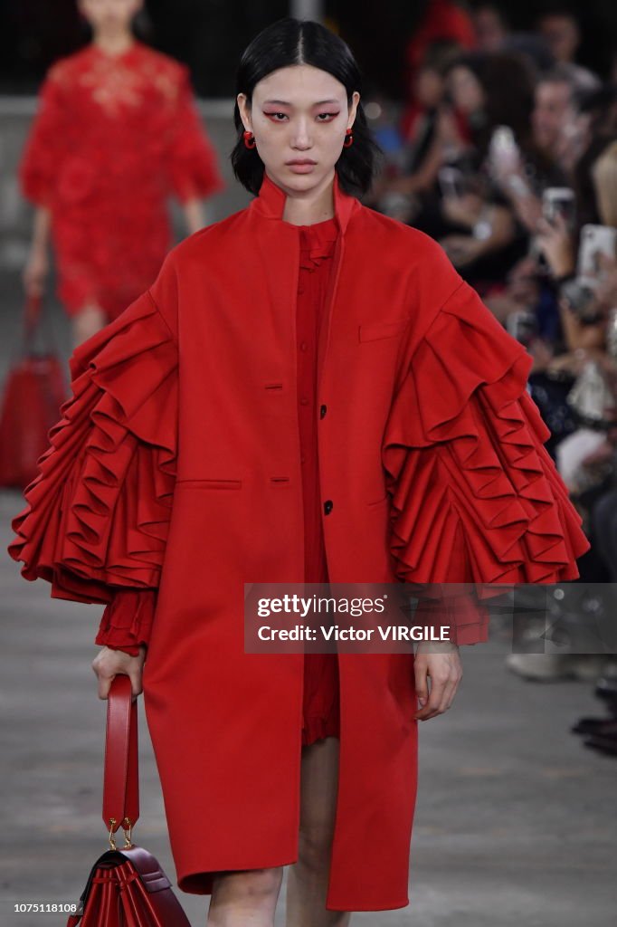 Valentino TKY 2019 Pre-Fall Collection - Runway