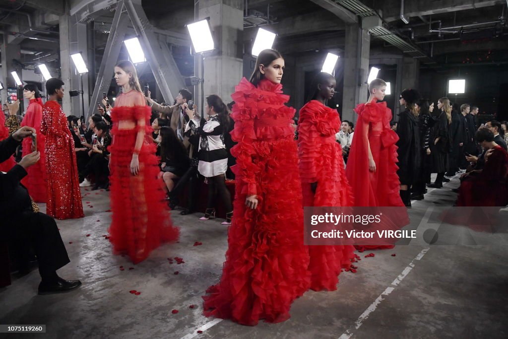 Valentino TKY 2019 Pre-Fall Collection - Runway