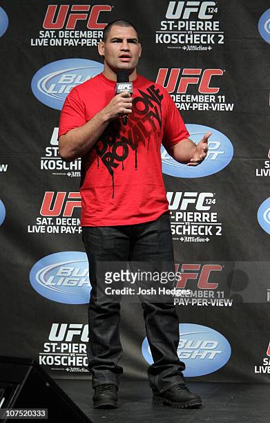 Heavyweight Champion Cain Velasquez interacts with fans at the UFC Fight Club Q&A prior to the UFC 124 Weigh-in at the Bell Centre on December 10,...