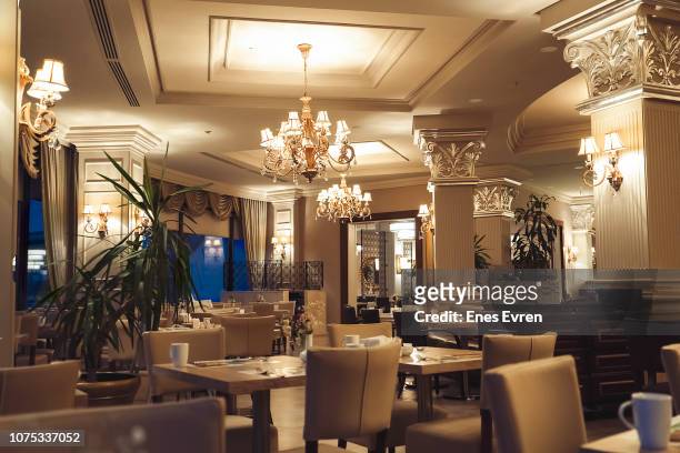 lyxiga fem stjärnor hotellrestaurang - architecture restaurant interior bildbanksfoton och bilder