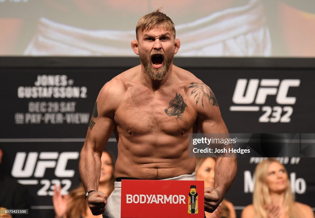 UFC 232 Weigh-ins
