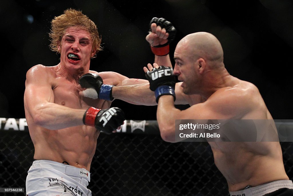 UFC 124: Pierson v Riddle