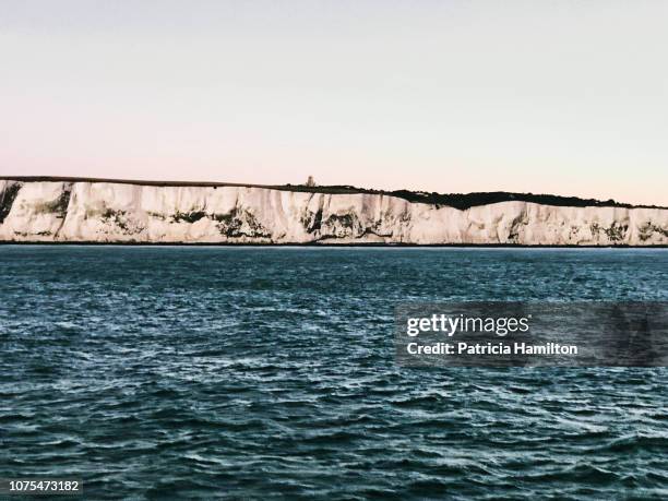 the white cliffs of dover - kent england foto e immagini stock