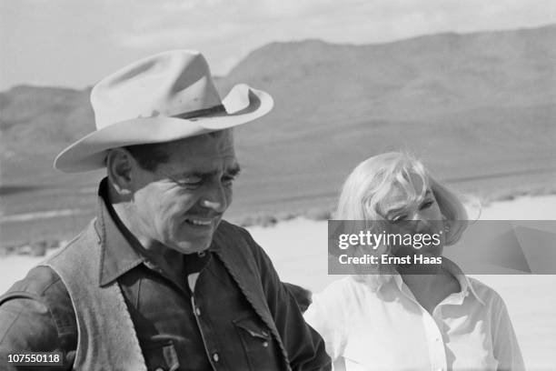 American actors Clark Gable and Marilyn Monroe during the location shoot of 'The Misfits' in the Nevada Desert, 1960.