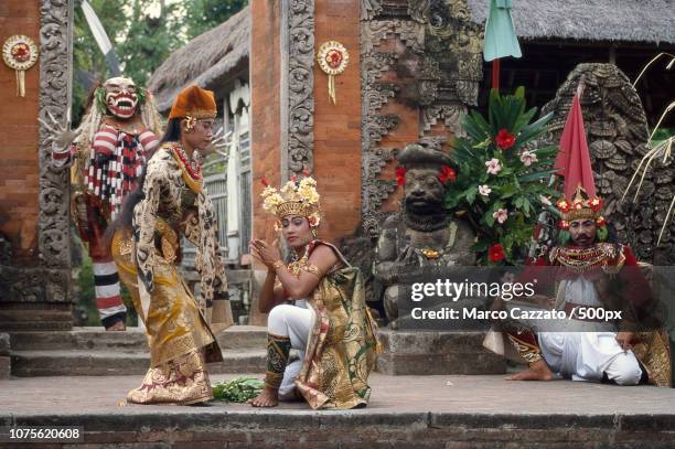 barong dance - batubulan - bali (indonesia) - colossal dance in bali stock pictures, royalty-free photos & images
