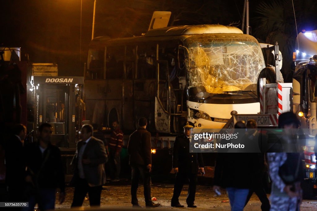 Roadside Bomb Explodes Killing Tourists Near Pyramids In Giza