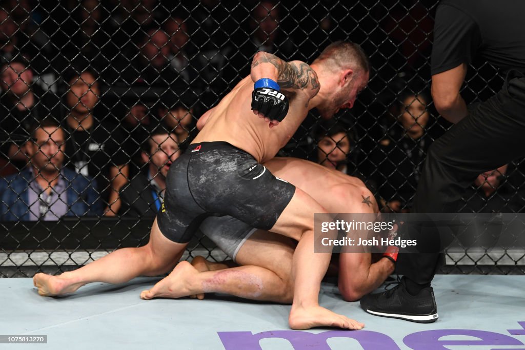 UFC 232: Mendes v Volkanovski