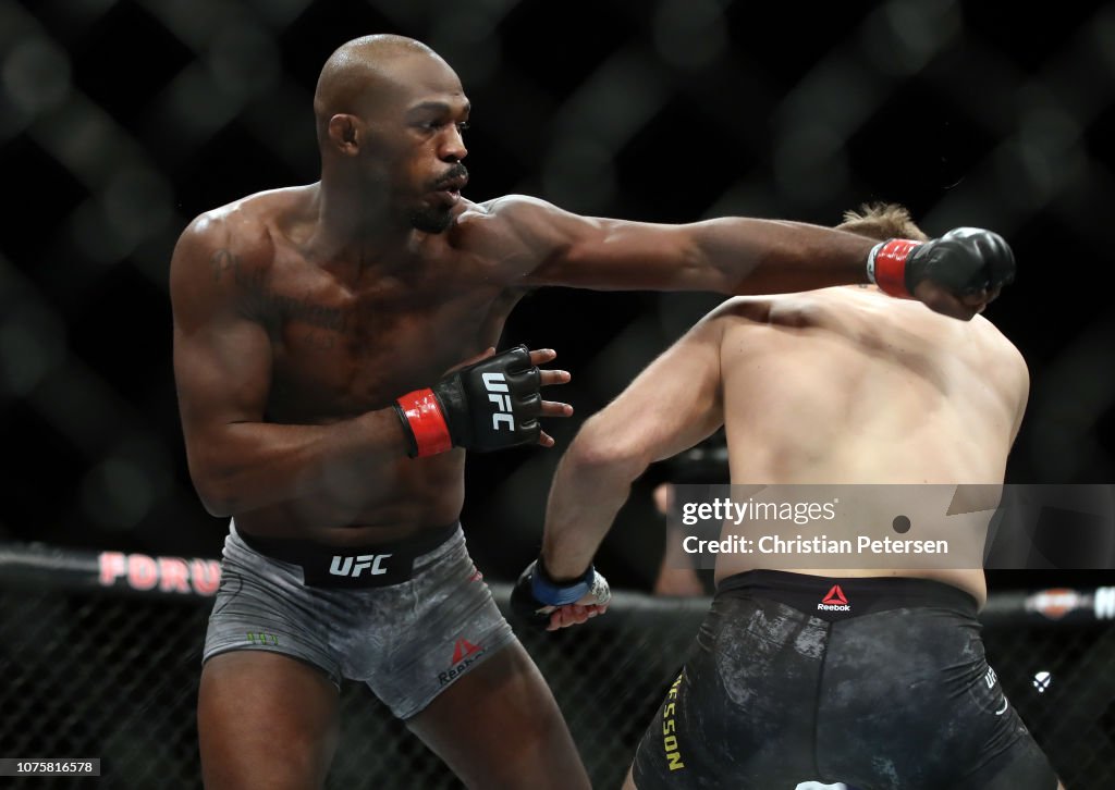 UFC 232: Jones v Gustafsson 2