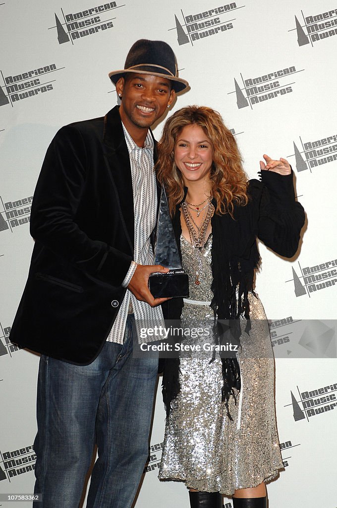 Will Smith, winner Favorite Male Artist , and Shakira, winner... News Photo  - Getty Images