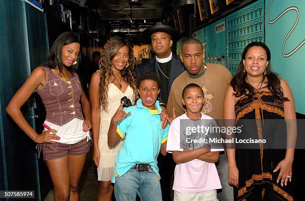 Vanessa Simmons, Angela Simmons, Joseph "Rev. Run" Simmons, JoJo Simmons, Justine Simmons, and Diggy Simmons and Russy Simmons