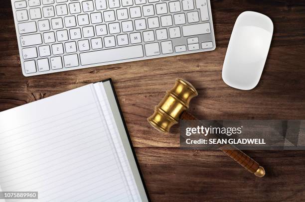 gavel desk - bid stock pictures, royalty-free photos & images