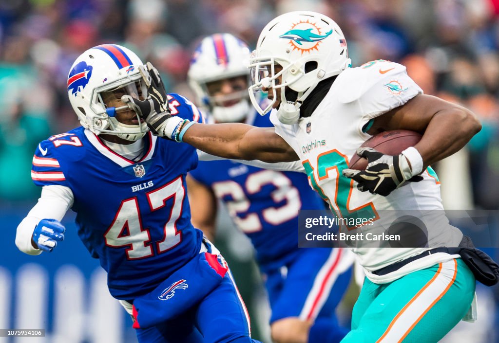 Miami Dolphins v Buffalo Bills