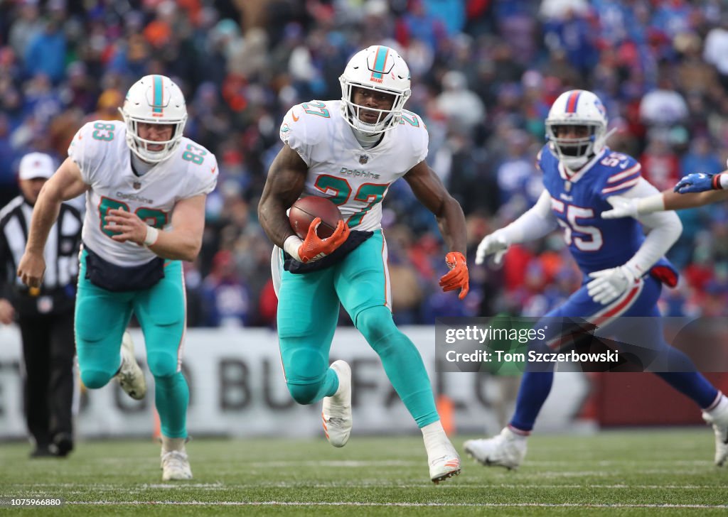 Miami Dolphins v Buffalo Bills