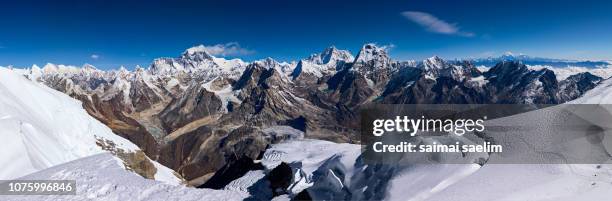 panoramic view of himalaya mountains from mera peak, nepal - kangchenjunga stock pictures, royalty-free photos & images